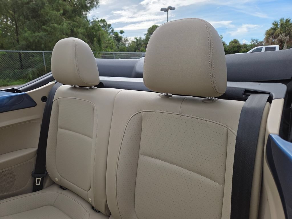 Used 2019 Volkswagen Beetle 2.0T S FWD image 20