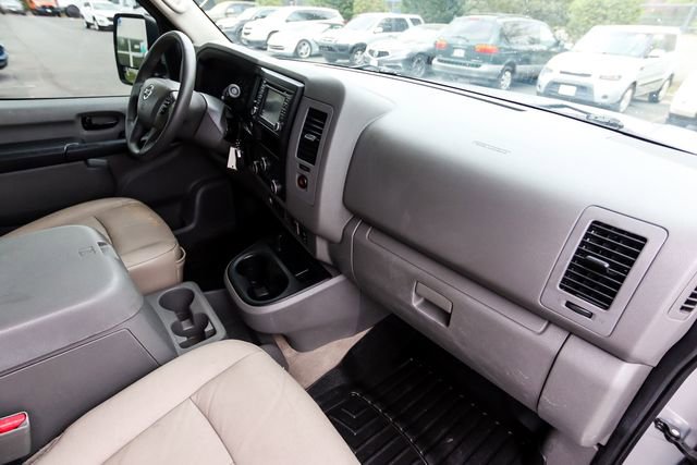 Used 2016 Nissan NV 3500 SL image 38