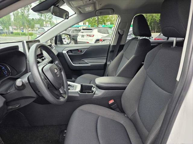 Used 2025 Toyota RAV4 LE AWD/4WD image 19