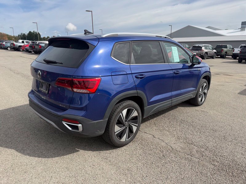 Used 2024 Volkswagen Taos SE w/ Panoramic Sunroof Package AWD/4WD image 13
