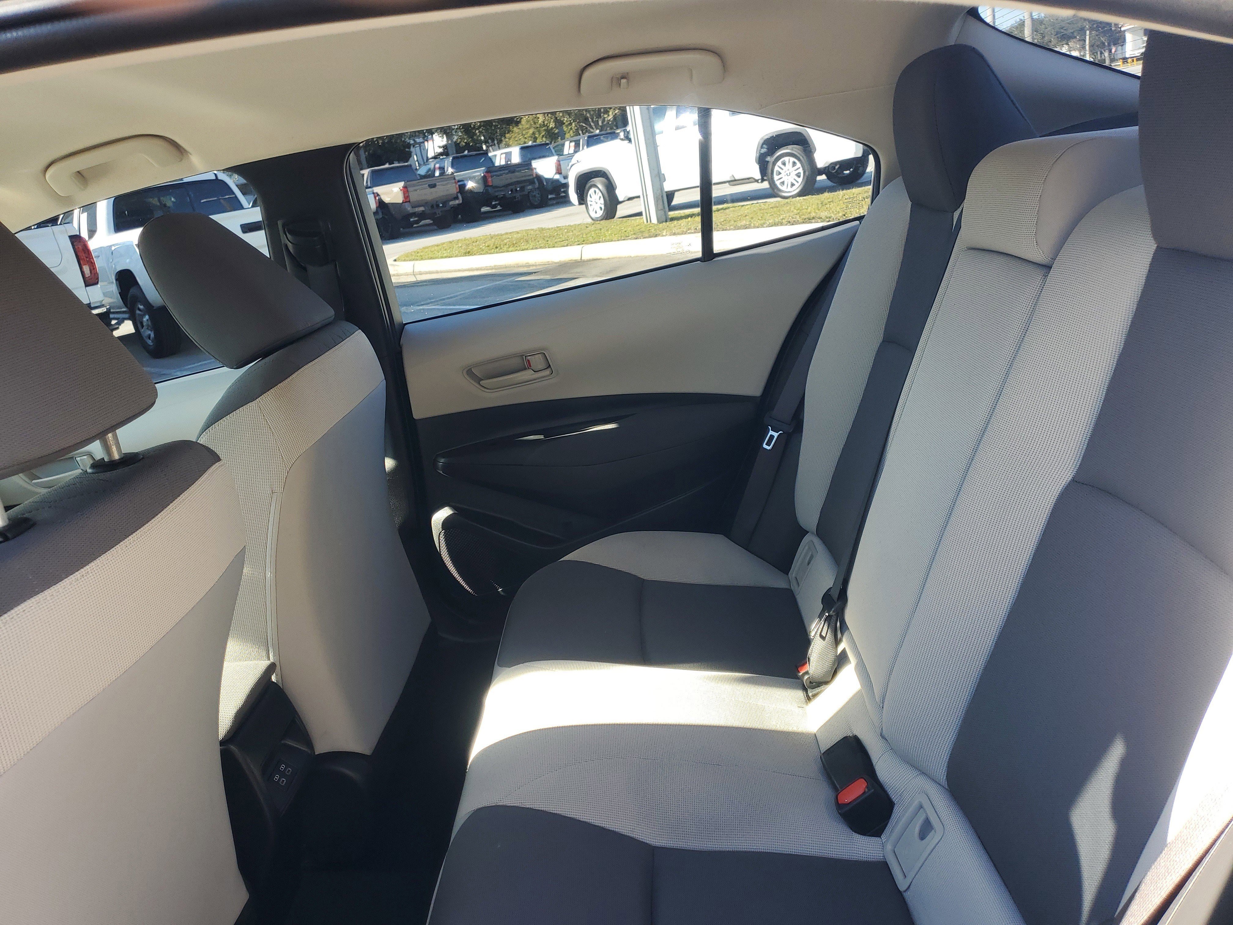 Used 2023 Toyota Corolla LE image 11