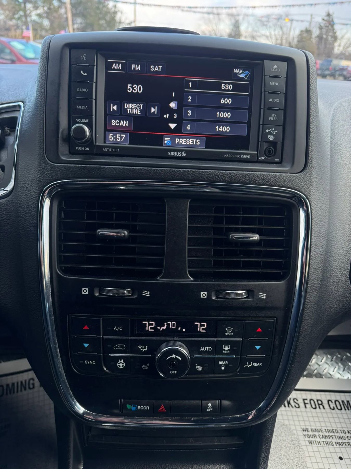 Used 2016 Dodge Grand Caravan SXT image 10