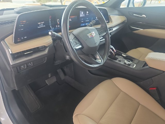 Certified 2024 Cadillac XT4 Premium Luxury w/ Technology Package FWD image 10