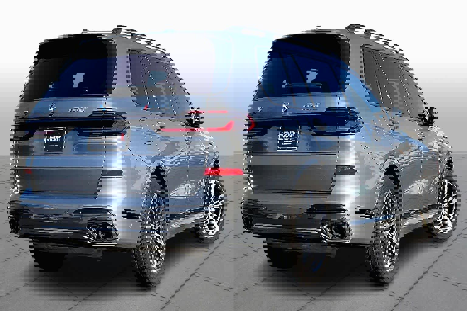 Used 2025 BMW X7 M60i image 12