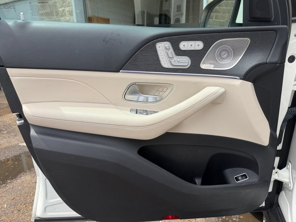 Used 2022 Mercedes-Benz GLS 450 4MATIC image 15