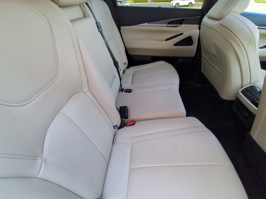 Used 2023 INFINITI QX60 Luxe w/ Cargo Package FWD image 27
