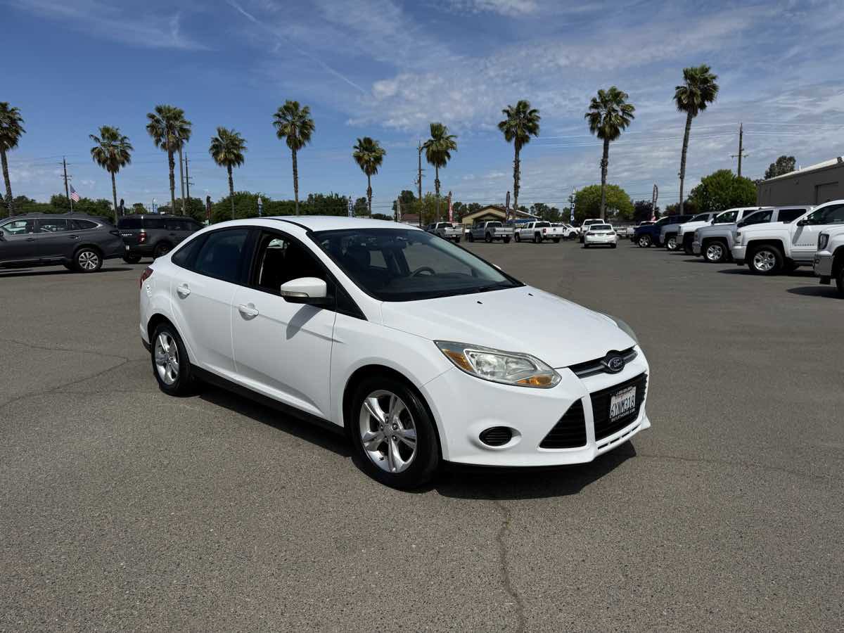 Used 2013 Ford Focus SE FWD image 2