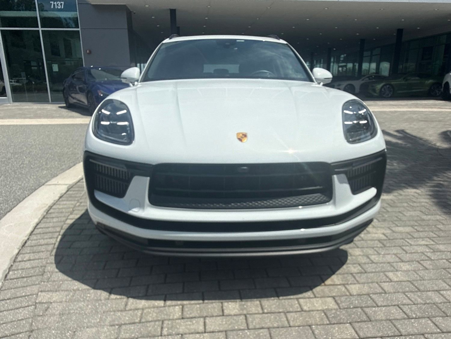 Used 2022 Porsche Macan S AWD/4WD image 7