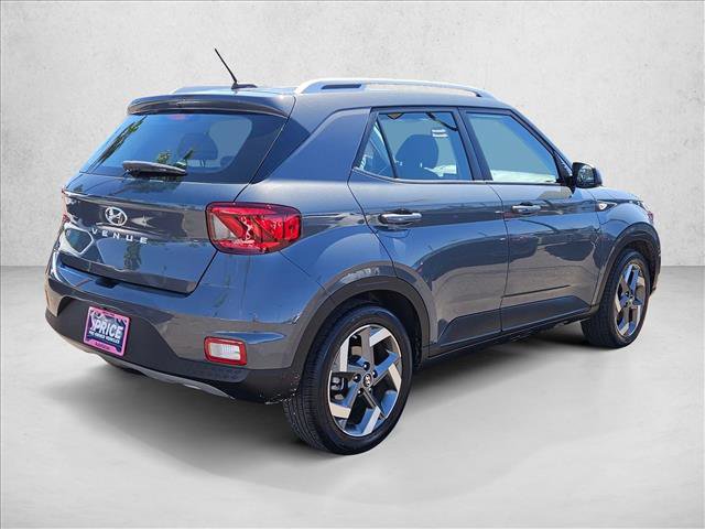 Certified 2025 Hyundai Venue SEL image 5