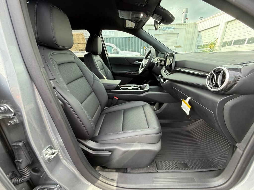 New 2027 Chevrolet Equinox LT w/ Convenience Package II FWD image 25
