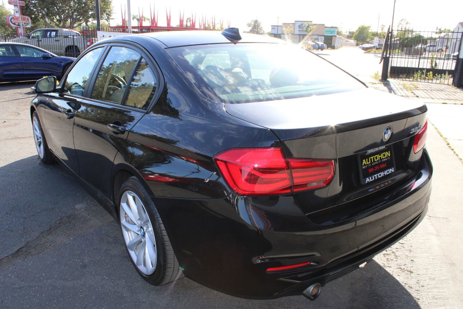 Used 2018 BMW 320i Sedan RWD image 40