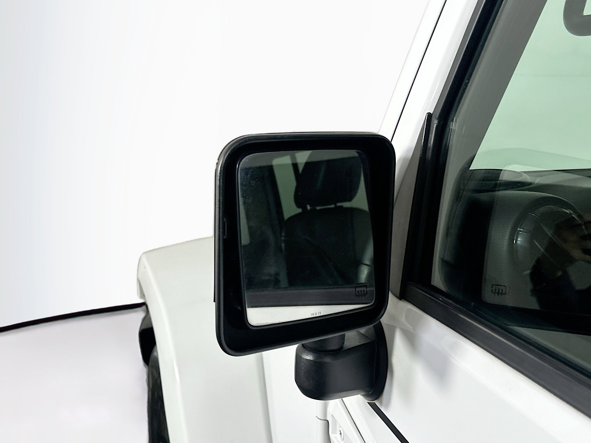 Used 2015 Jeep Wrangler Altitude image 16