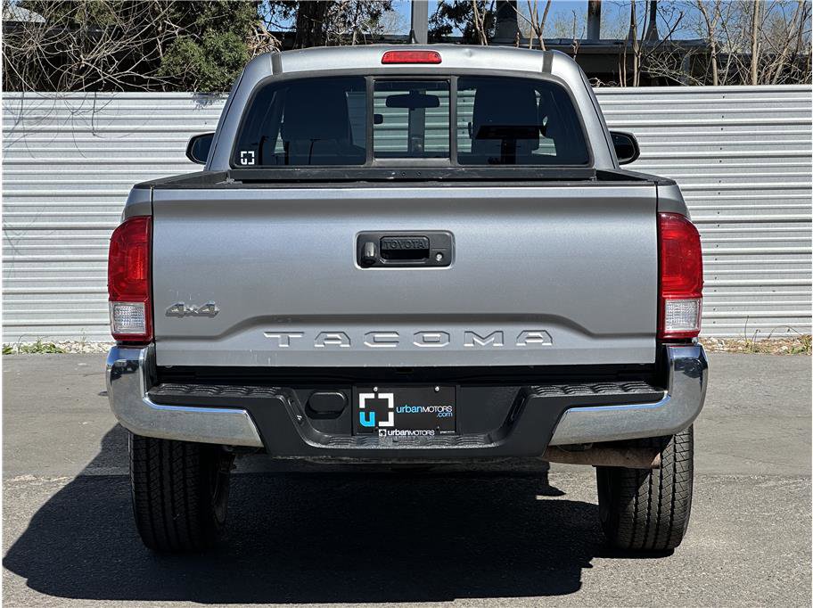 Used 2017 Toyota Tacoma SR5 image 11