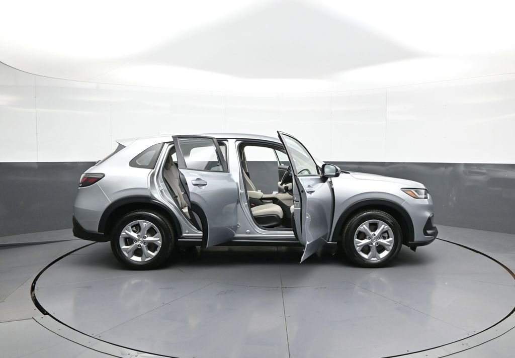 Certified 2024 Honda HR-V LX image 40