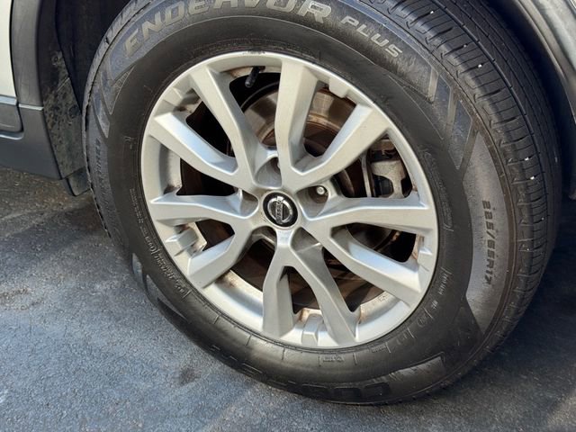 Used 2020 Nissan Rogue SV FWD image 6