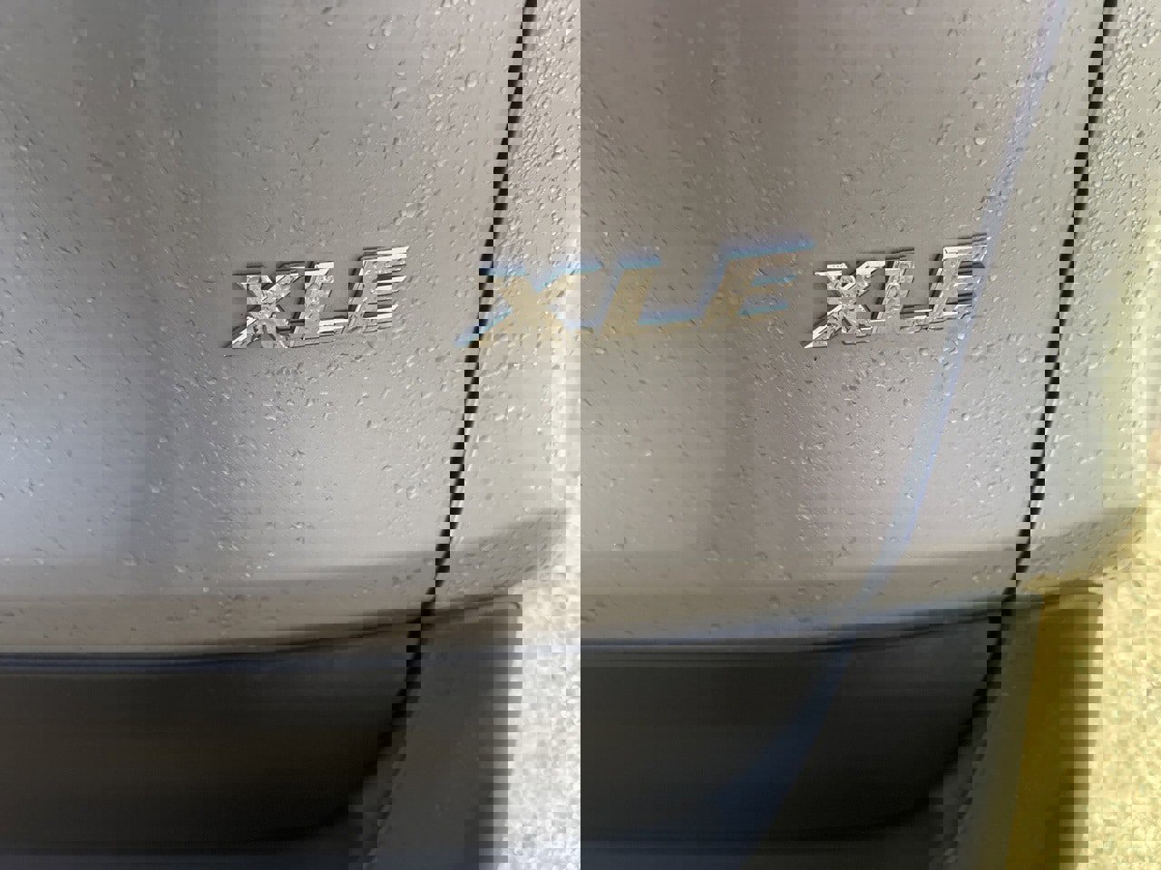 Used 2020 Toyota RAV4 XLE Premium image 4