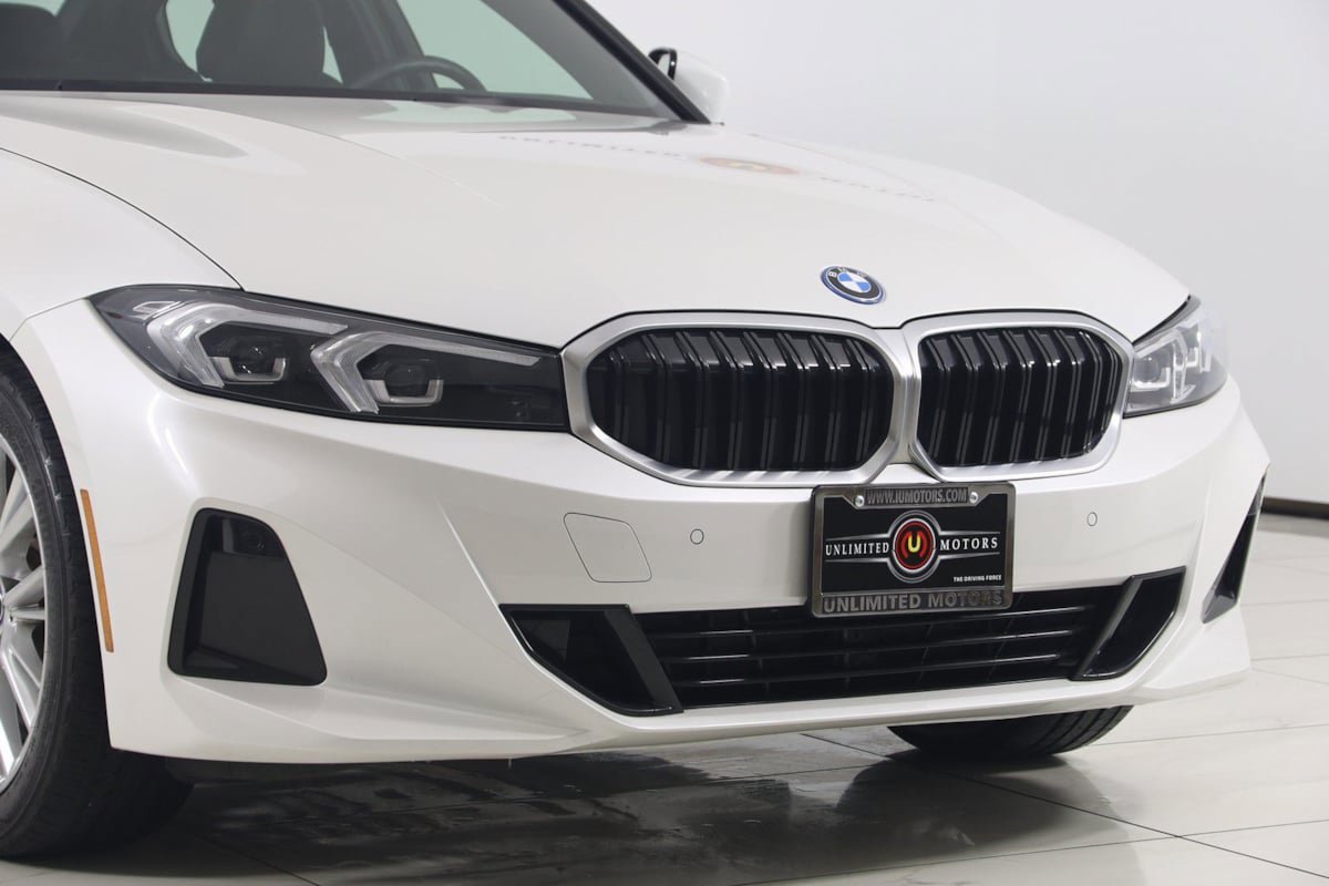 Used 2023 BMW 330e xDrive w/ Premium Package image 47