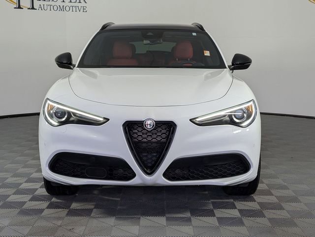 Used 2023 Alfa Romeo Stelvio Veloce AWD/4WD image 3