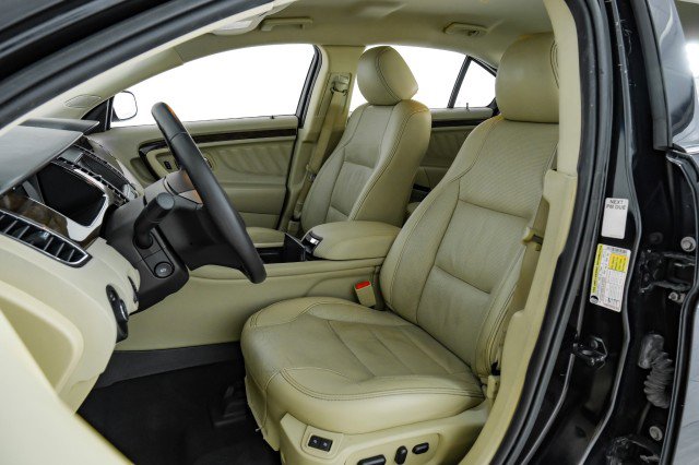 Used 2019 Ford Taurus Limited image 28