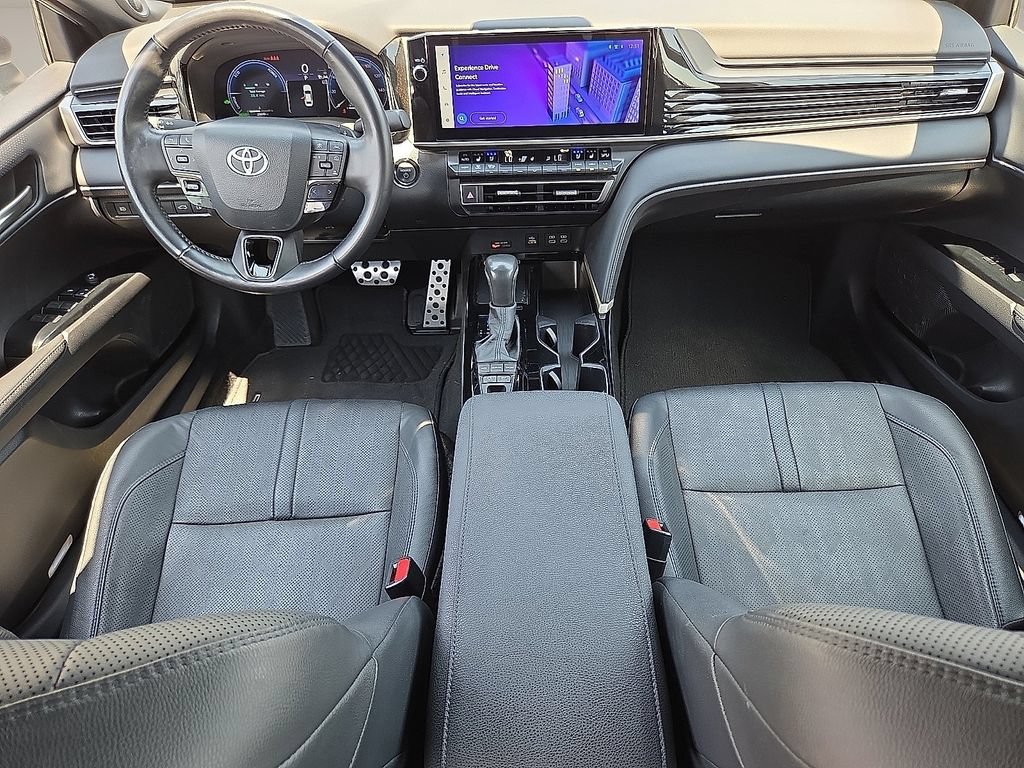 Used 2025 Toyota Camry Hybrid FWD image 10