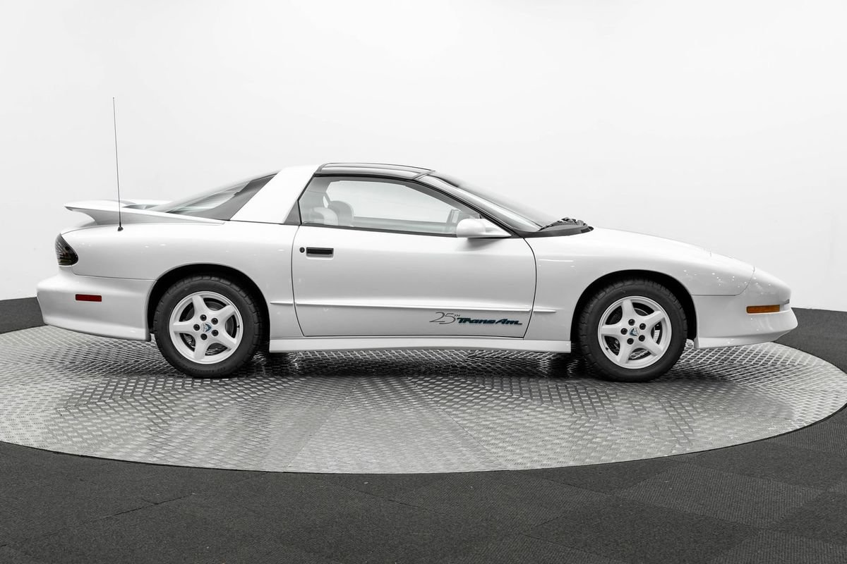 Used 1994 Pontiac Firebird Trans Am GT RWD image 8
