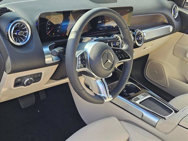 New 2026 Mercedes-Benz GLB 250 image 3