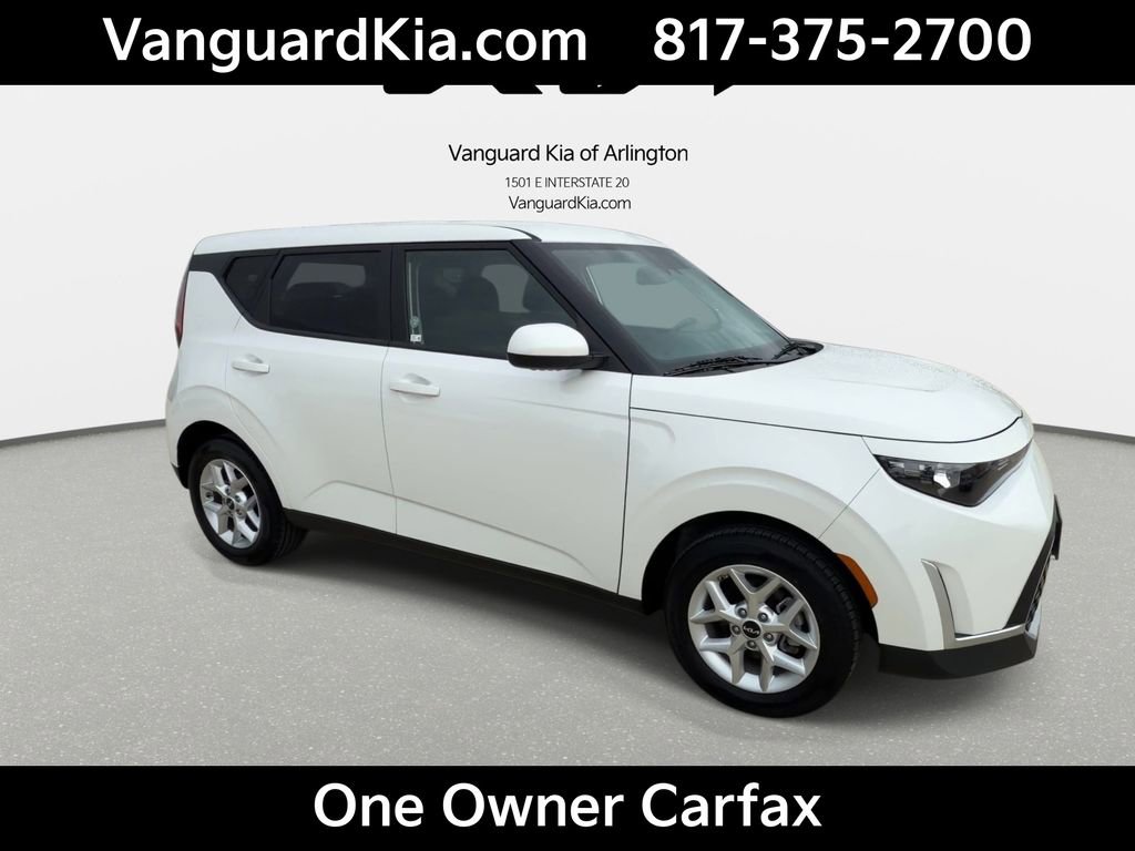 Certified 2025 Kia Soul LX FWD image 2