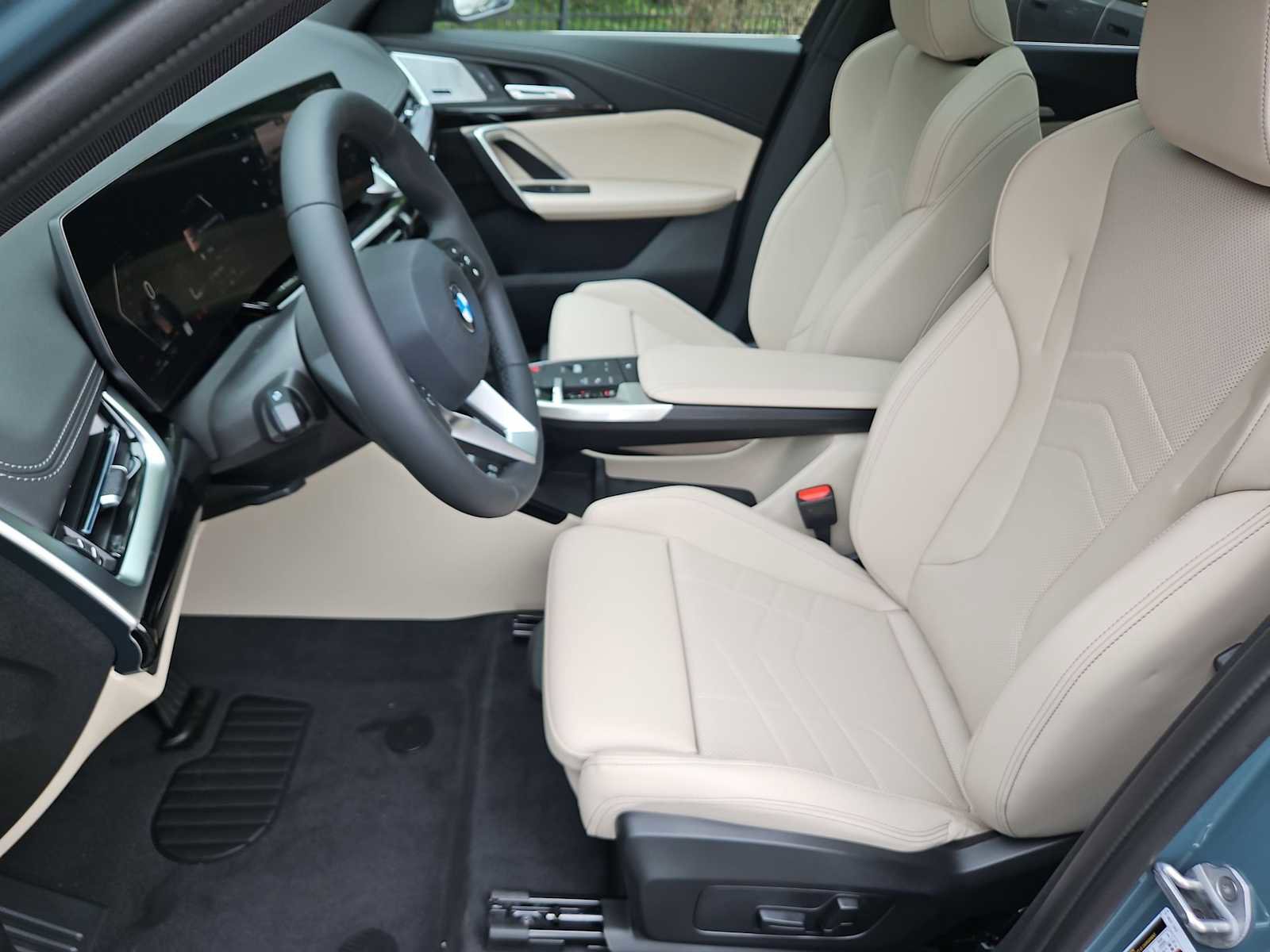 Used 2025 BMW X1 xDrive28i w/ Convenience Package image 16