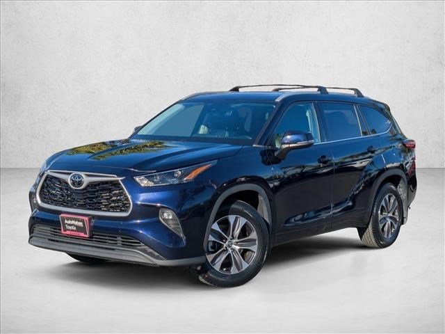 Used 2022 Toyota Highlander XLE