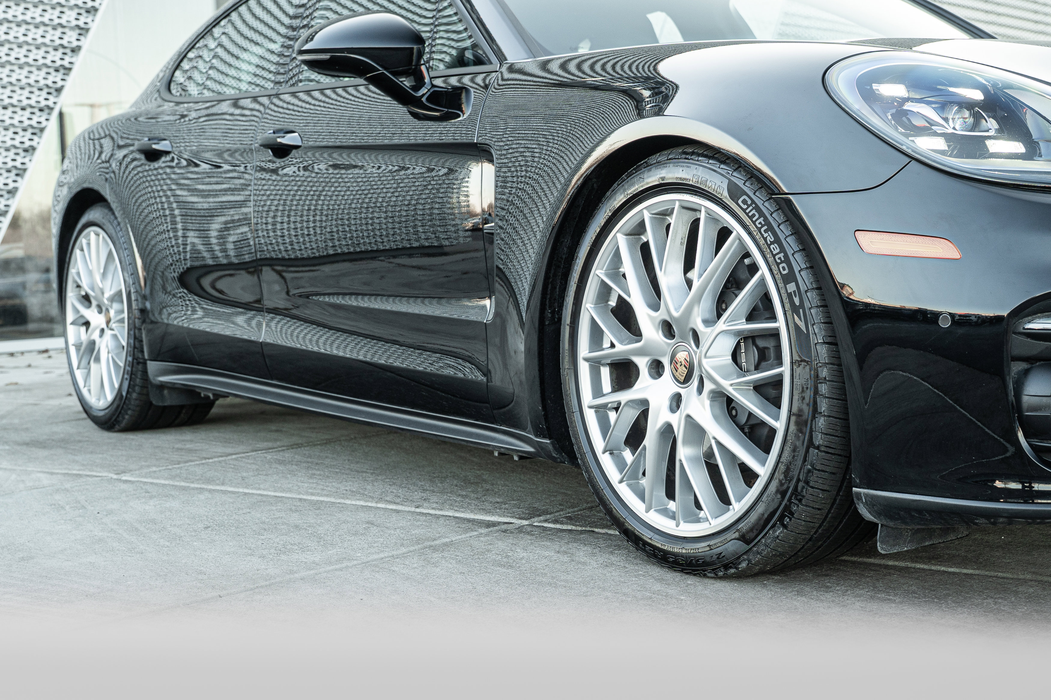 Used 2023 Porsche Panamera 4 image 39