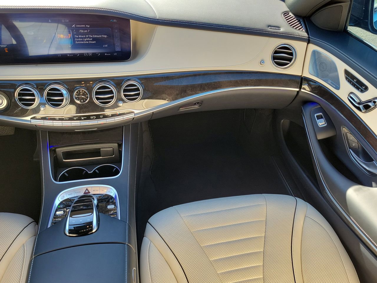 Used 2019 Mercedes-Benz S 560 Sedan image 16