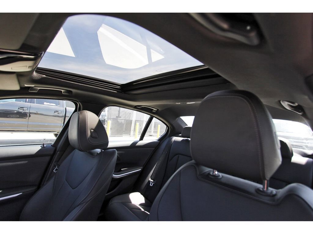 Used 2025 BMW 330i Sedan image 28