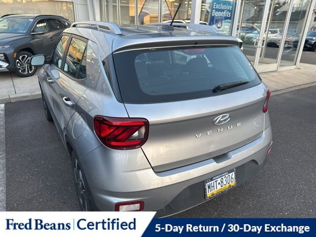 Used 2023 Hyundai Venue SEL image 7