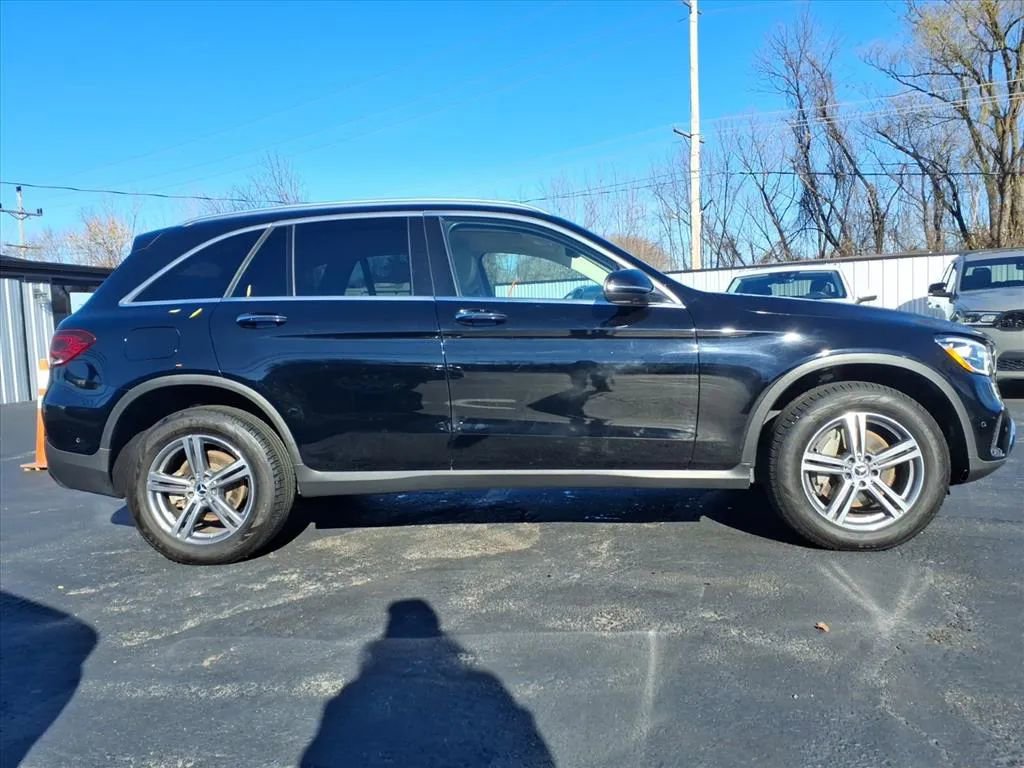 Used 2022 Mercedes-Benz GLC 300 4MATIC image 2