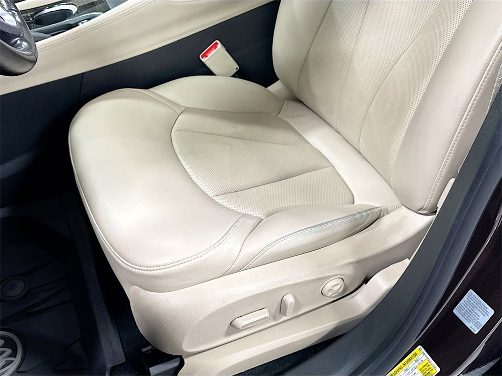 Used 2020 Buick Envision Premium w/ LPO, Active Package image 17