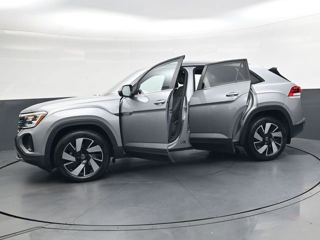 Used 2024 Volkswagen Atlas Cross Sport SE image 40