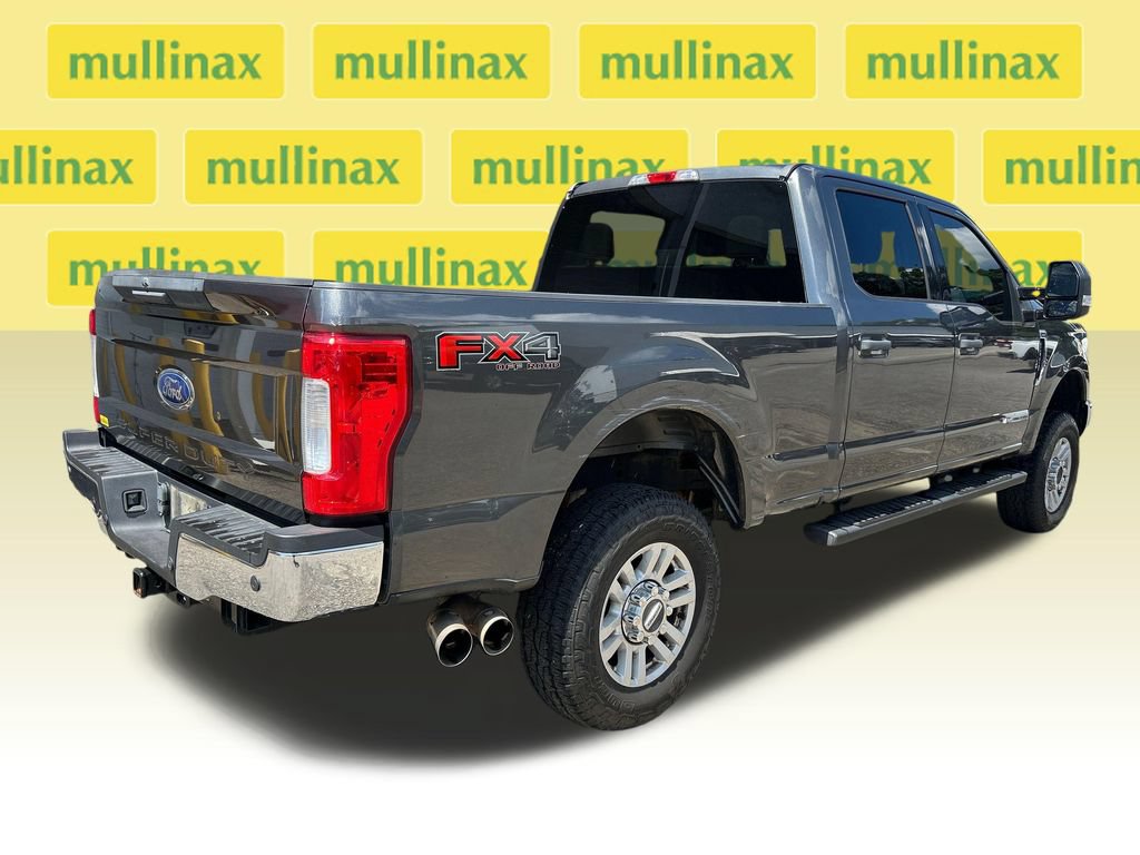 Used 2017 Ford F250 XLT w/ XLT Value Package AWD/4WD image 3