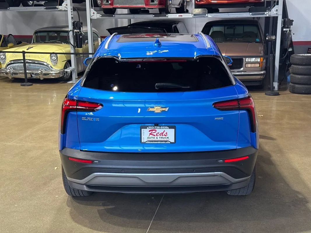 Used 2024 Chevrolet Blazer EV LT AWD/4WD image 10