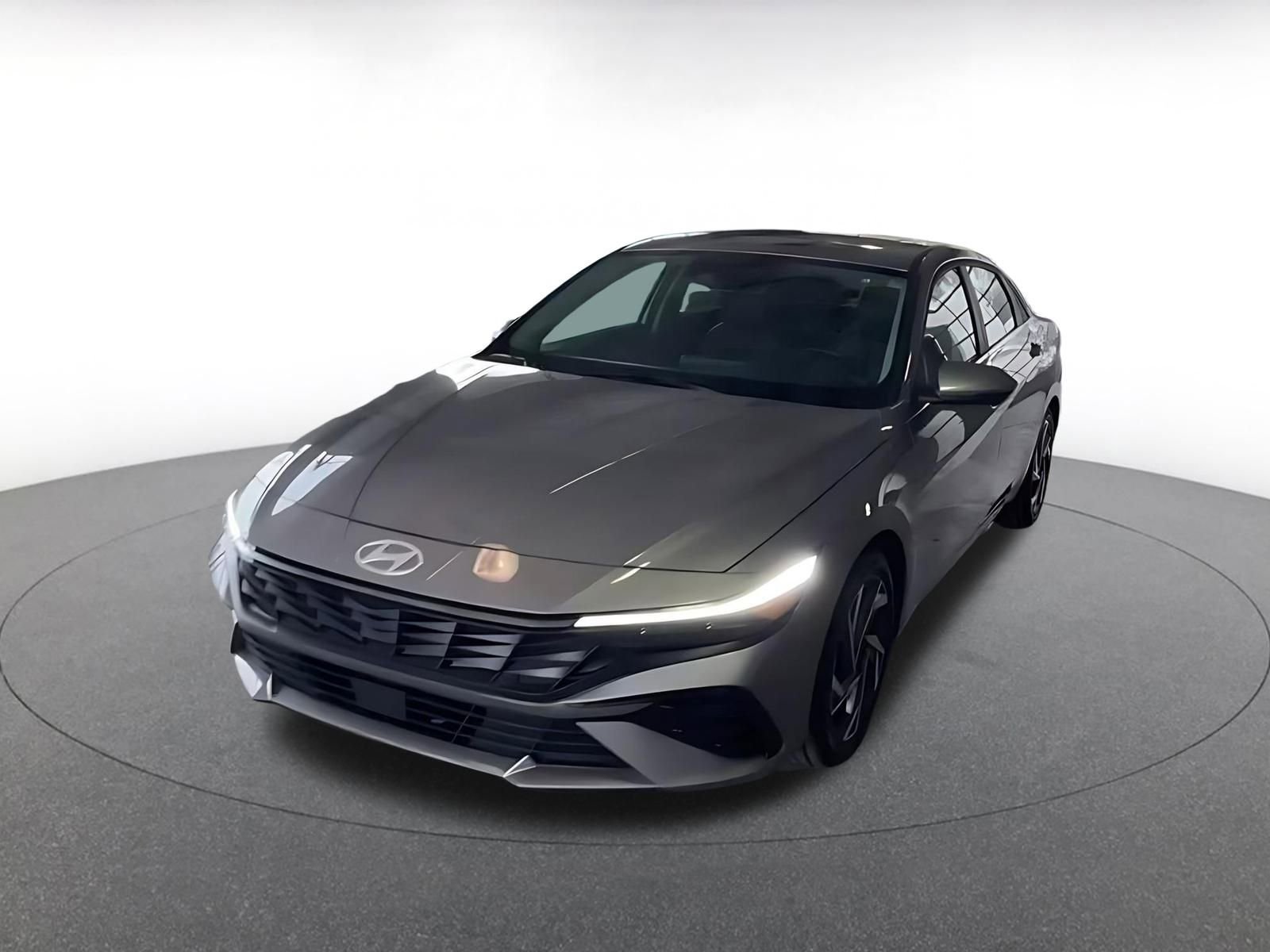 Used 2025 Hyundai Elantra Limited image 5