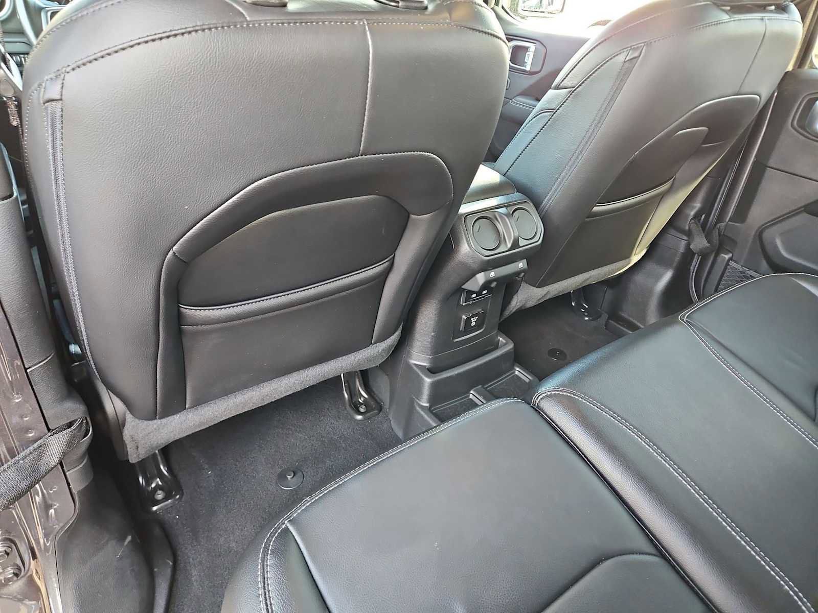 Used 2021 Jeep Wrangler Unlimited Sahara w/ Cold Weather Group image 17