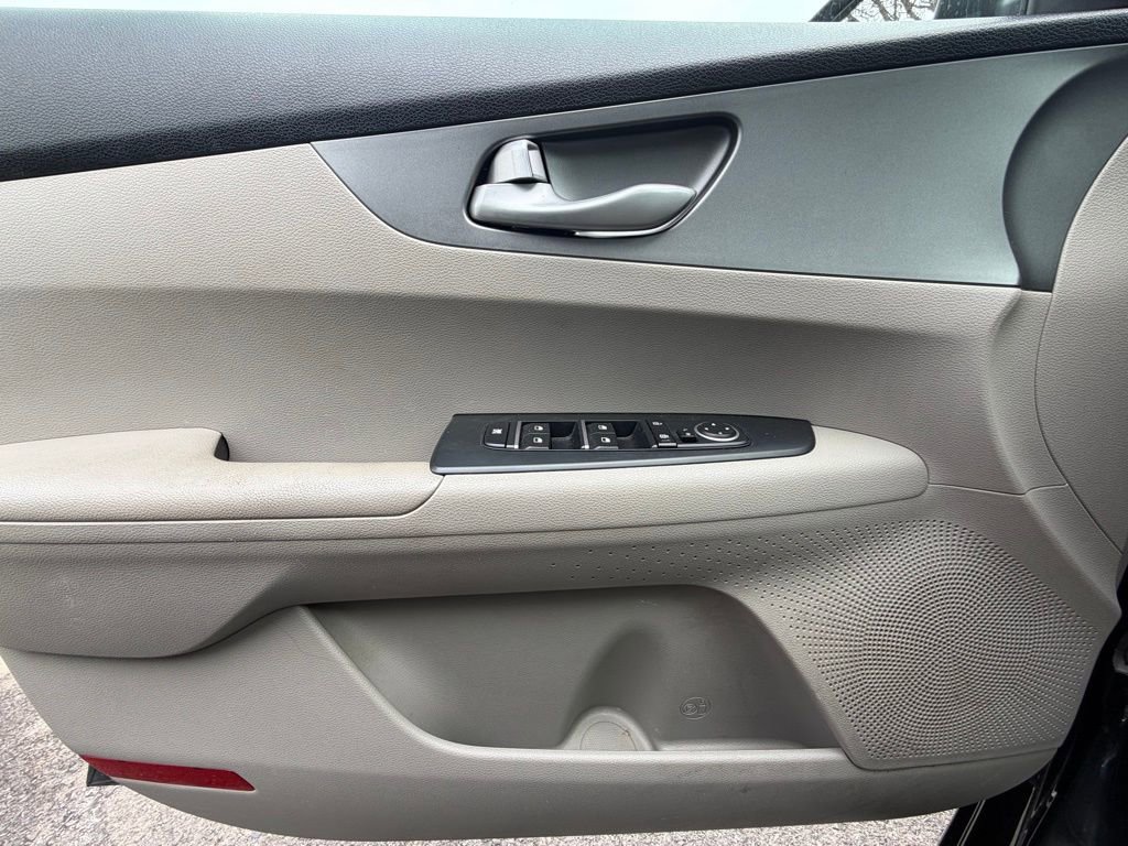 Used 2019 Kia Forte LXS image 29