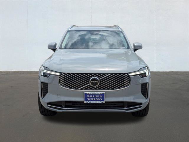 New 2026 Volvo XC90 B6 Plus w/ Protection Package Premier AWD/4WD image 4