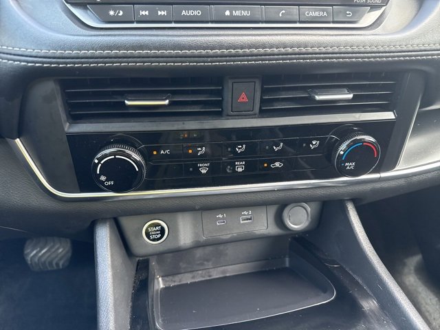 Used 2023 Nissan Rogue S image 23