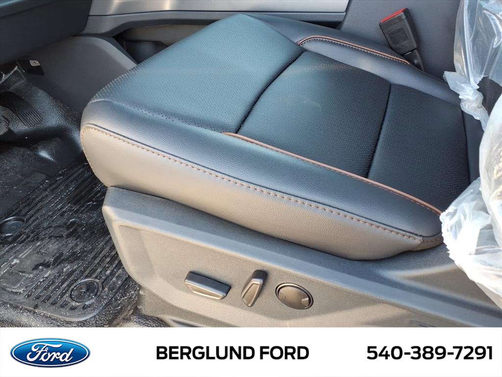 New 2026 Ford F550 4x4 Crew Cab image 11