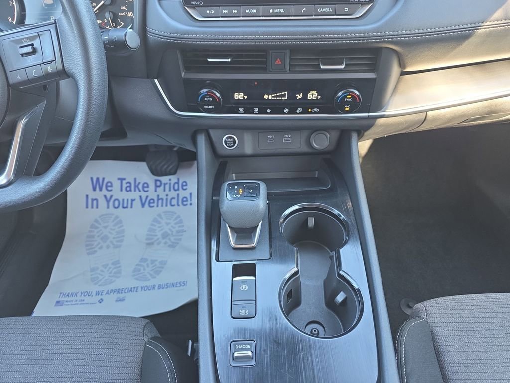 Used 2023 Nissan Rogue SV image 11