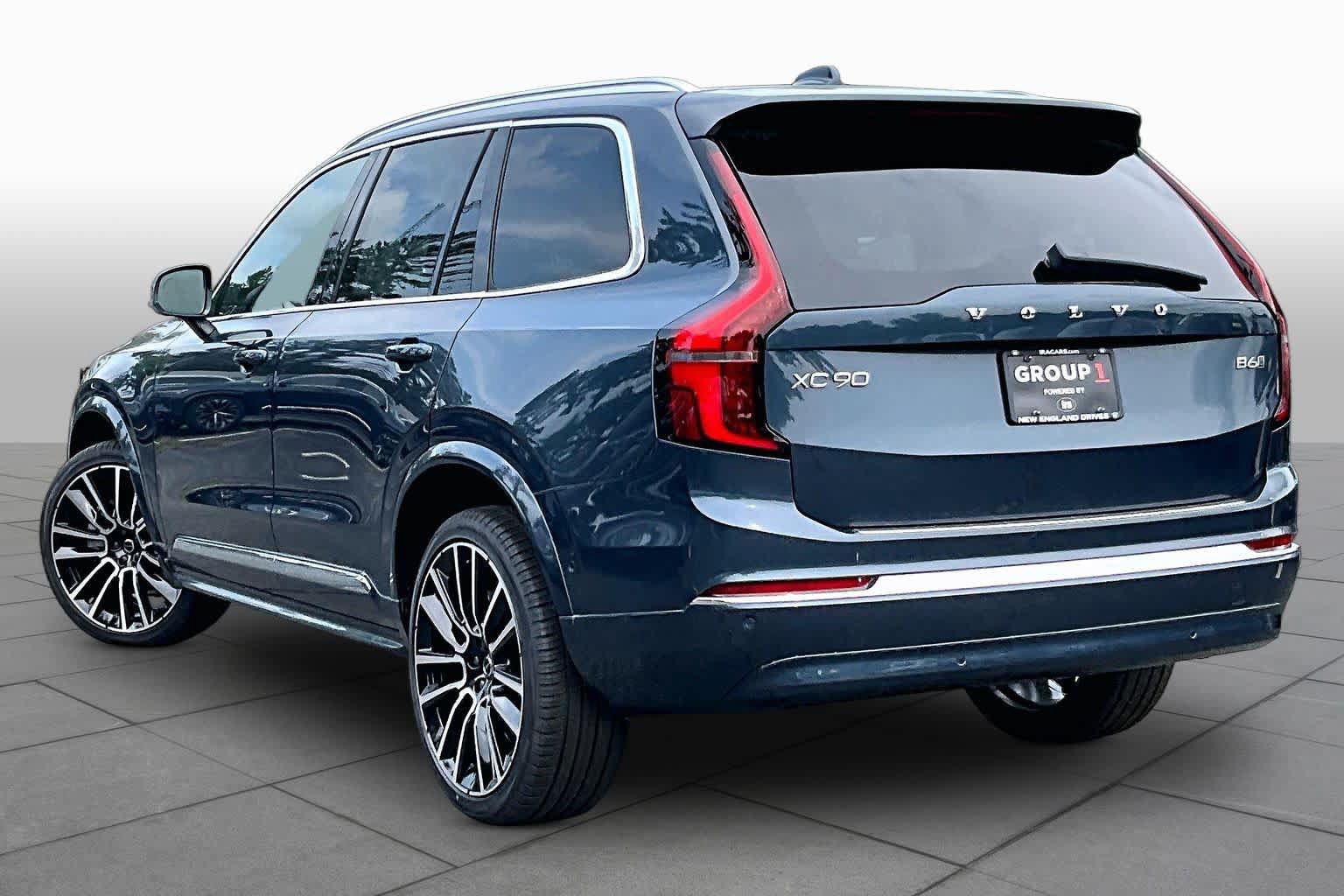 New 2026 Volvo XC90 B6 Plus w/ Protection Package Premier AWD/4WD image 3