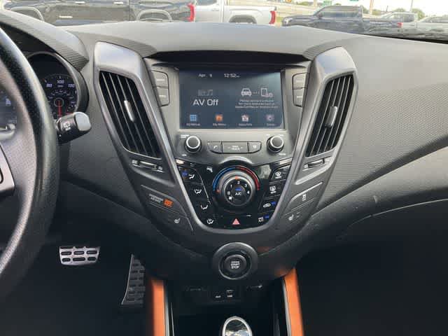 Used 2017 Hyundai Veloster Turbo image 19
