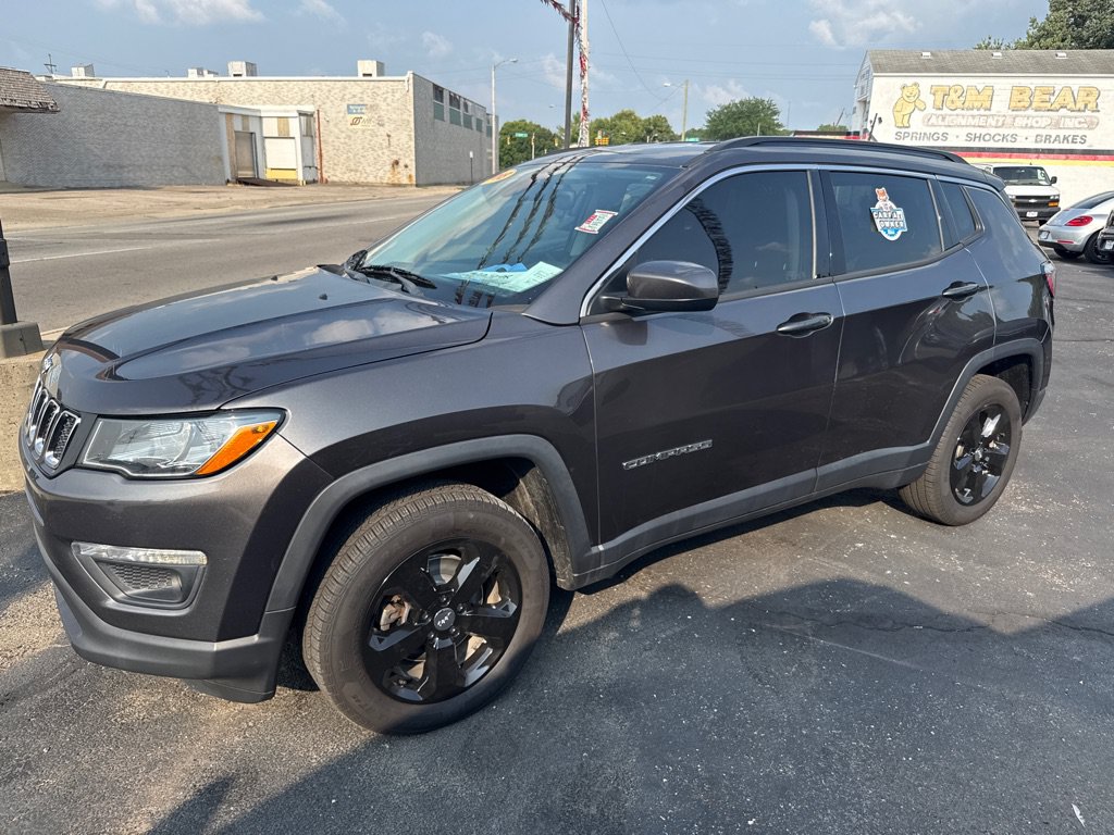 Used 2018 Jeep Compass Latitude w/ Popular Equipment Group AWD/4WD image 4