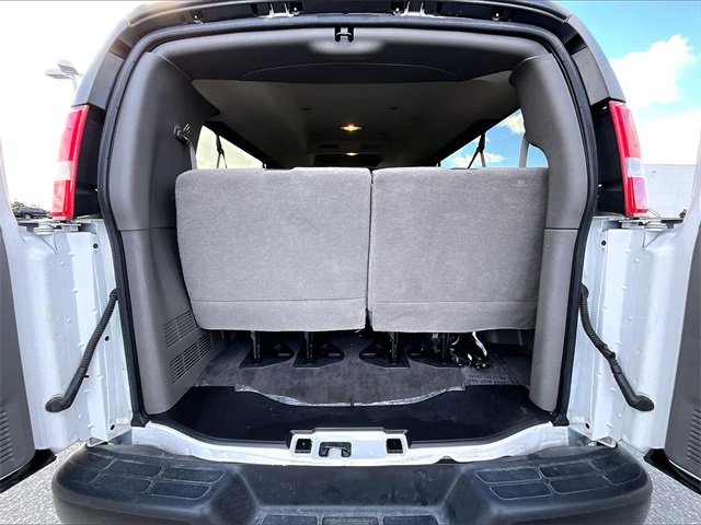Used 2025 Chevrolet Express 3500 LS image 21