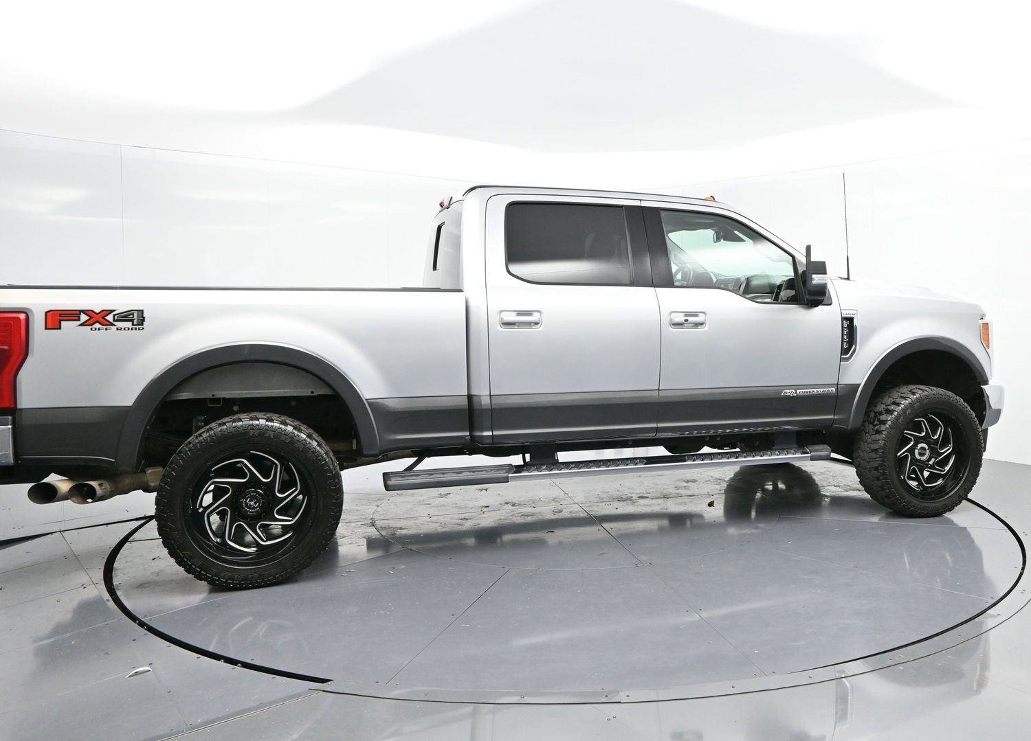 Used 2019 Ford F250 Lariat w/ Lariat Ultimate Package image 8